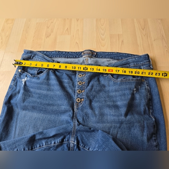 Torrid Mid Rise Vintage Stretch Flare Jeans Size 24 Short - Picture 6 of 11